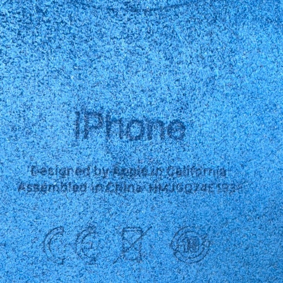 Apple Silicone Case with MagSafe for iPhone 12 Pro Capri Blue - Picture 5 of 10